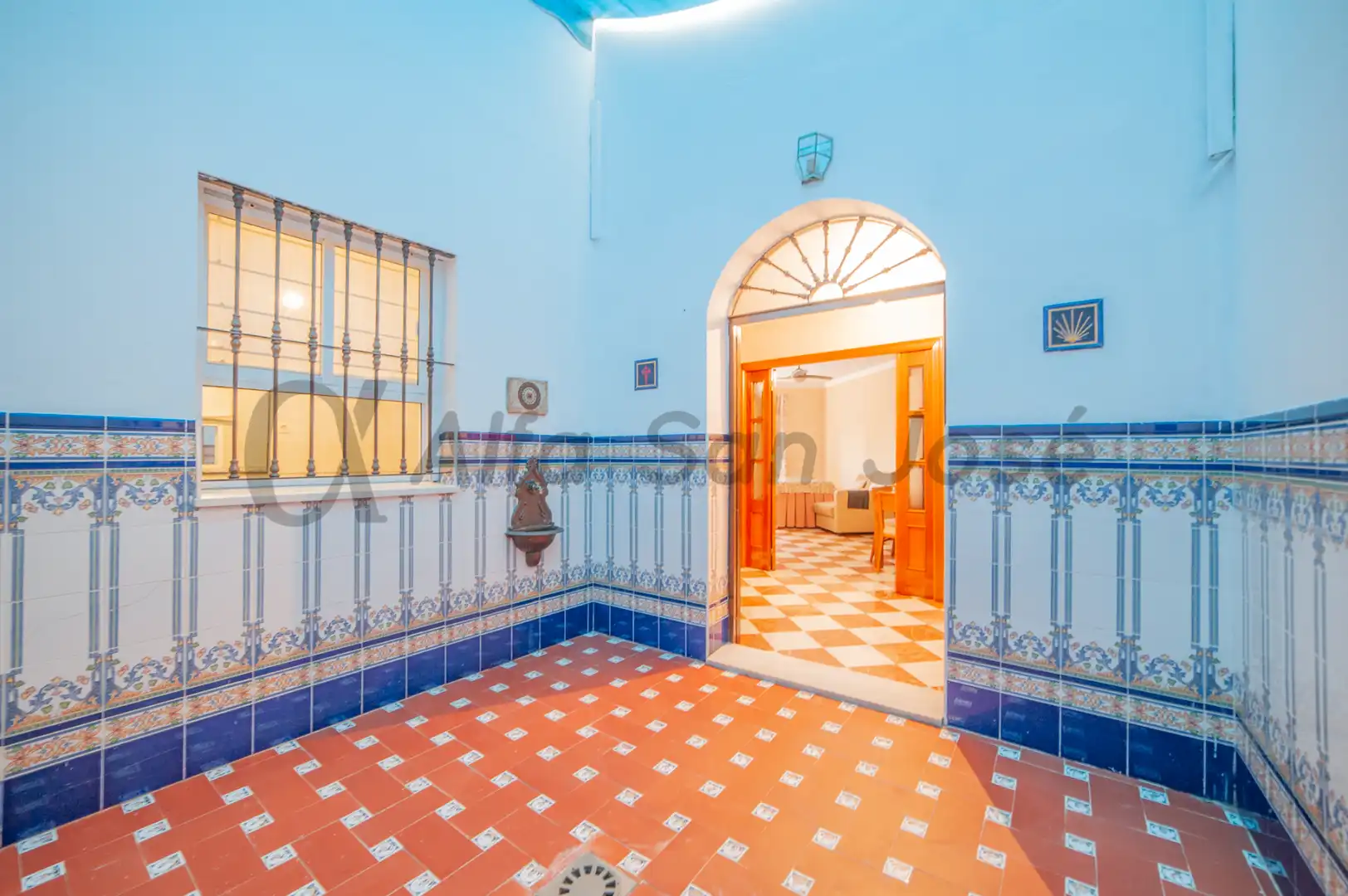 Casa adosada en venda en La Rinconada amb Moblat