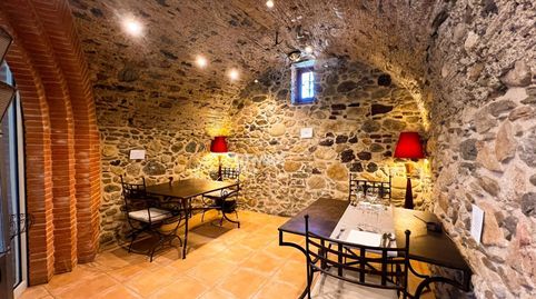 Mollet de Peralada  Exclusiva masía histórica restaurada con restaurante gastronómico y vivienda privada, imatge 2