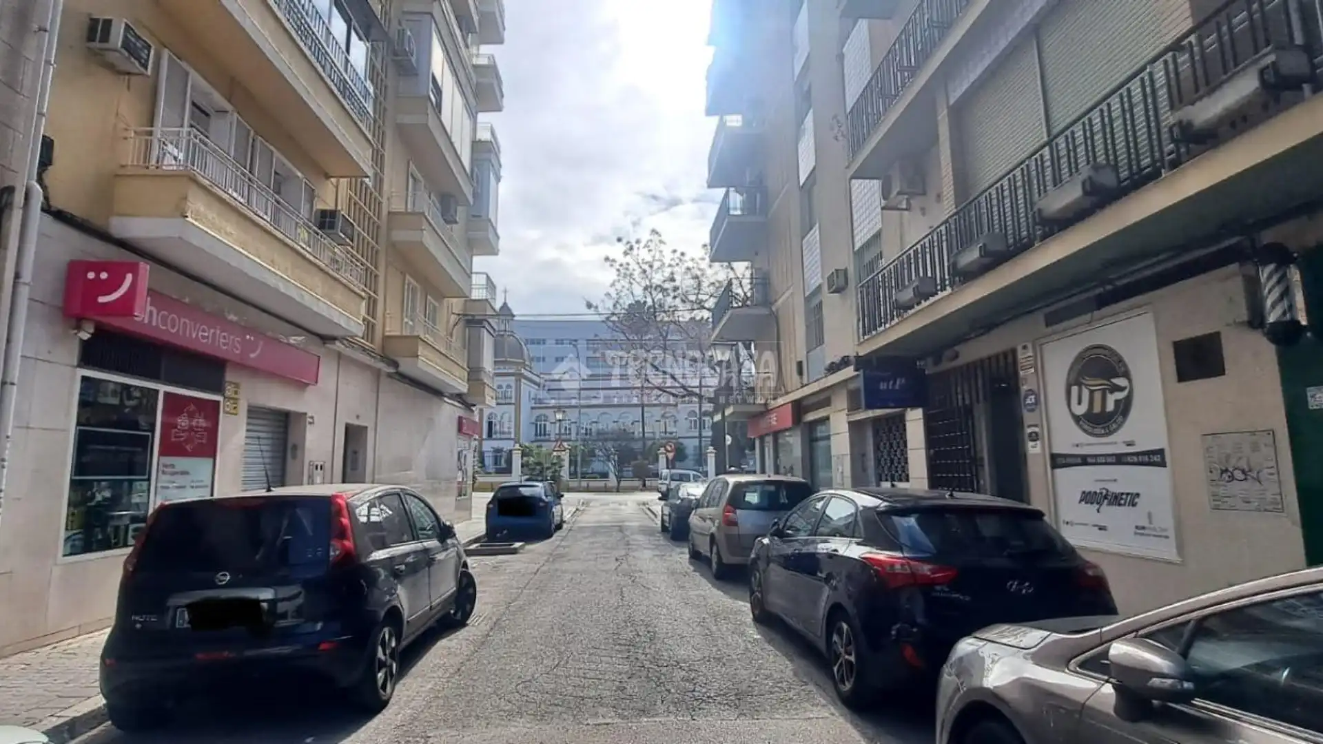 Vista exterior de Local en venta en  Sevilla Capital