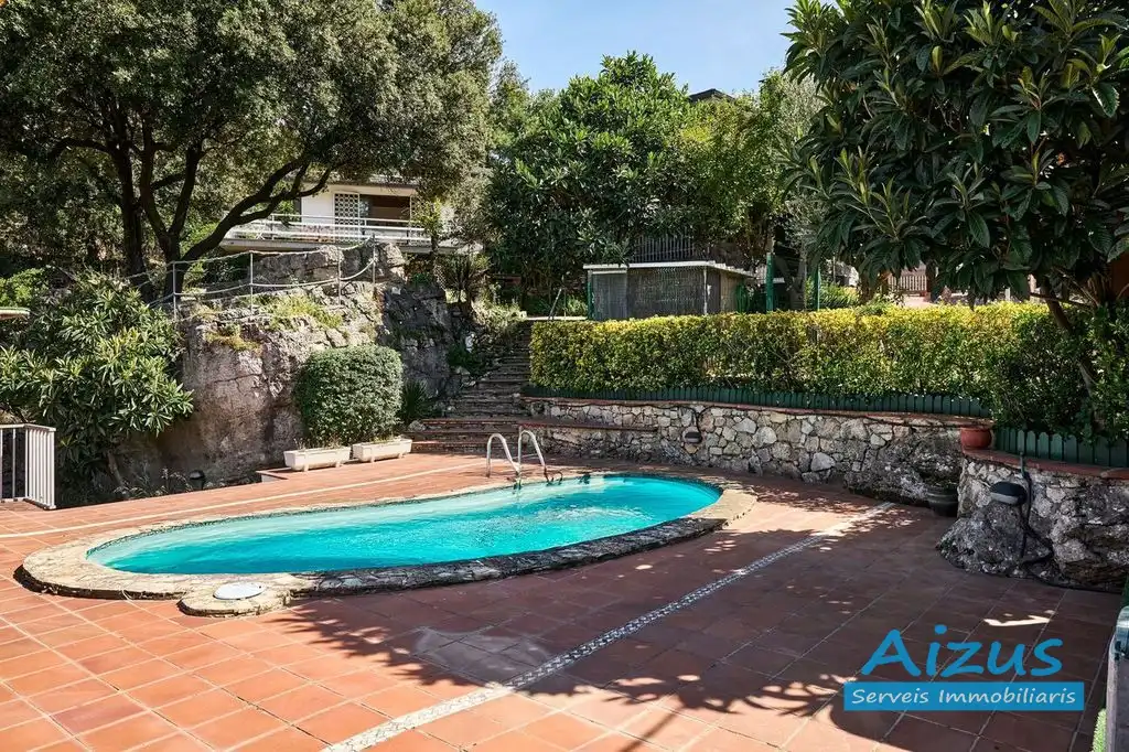 Piscina de Casa o chalet en venta en Seva con Aire acondicionado, Calefacción y Jardín privado