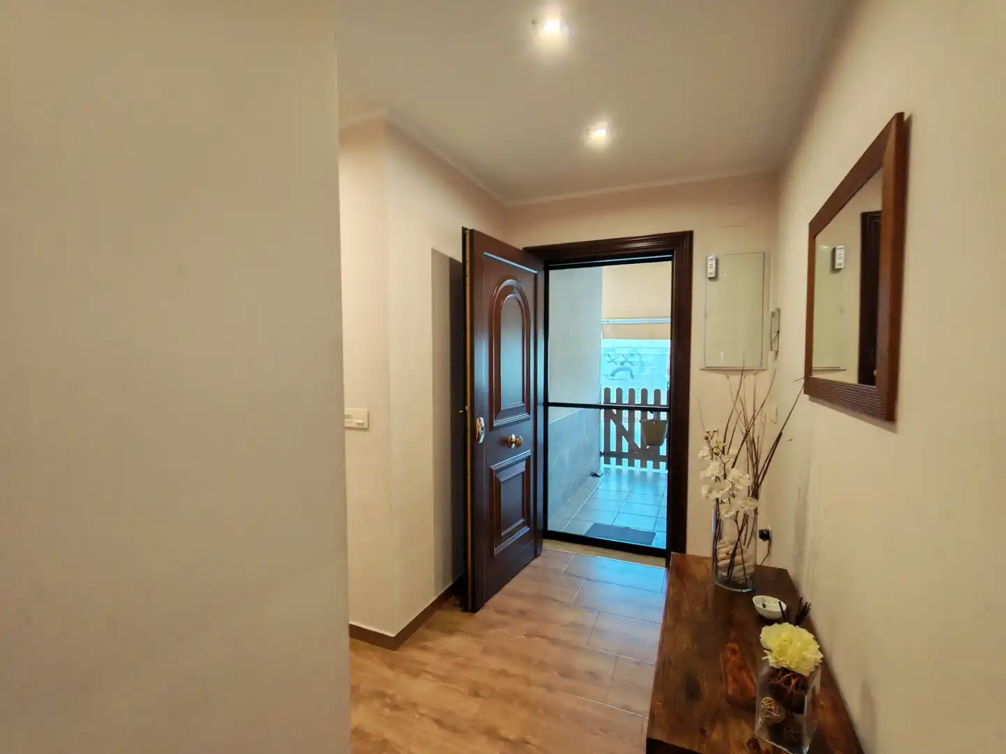 Einfamilien-Reihenhaus zum Verkauf in Elche / Elx mit Klimaanlage, Privatgarten und Terrasse