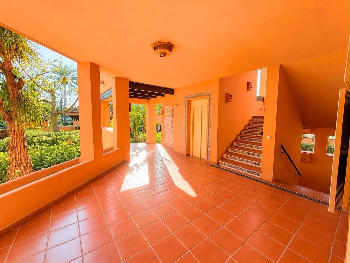 Ground floor for rent in Marbella  with Air Conditioner, Terrace and Swimming Pool