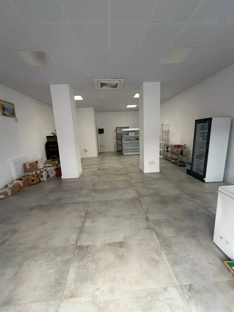 Business premises for sale in Avenida MIRON EL 2, imagen 2