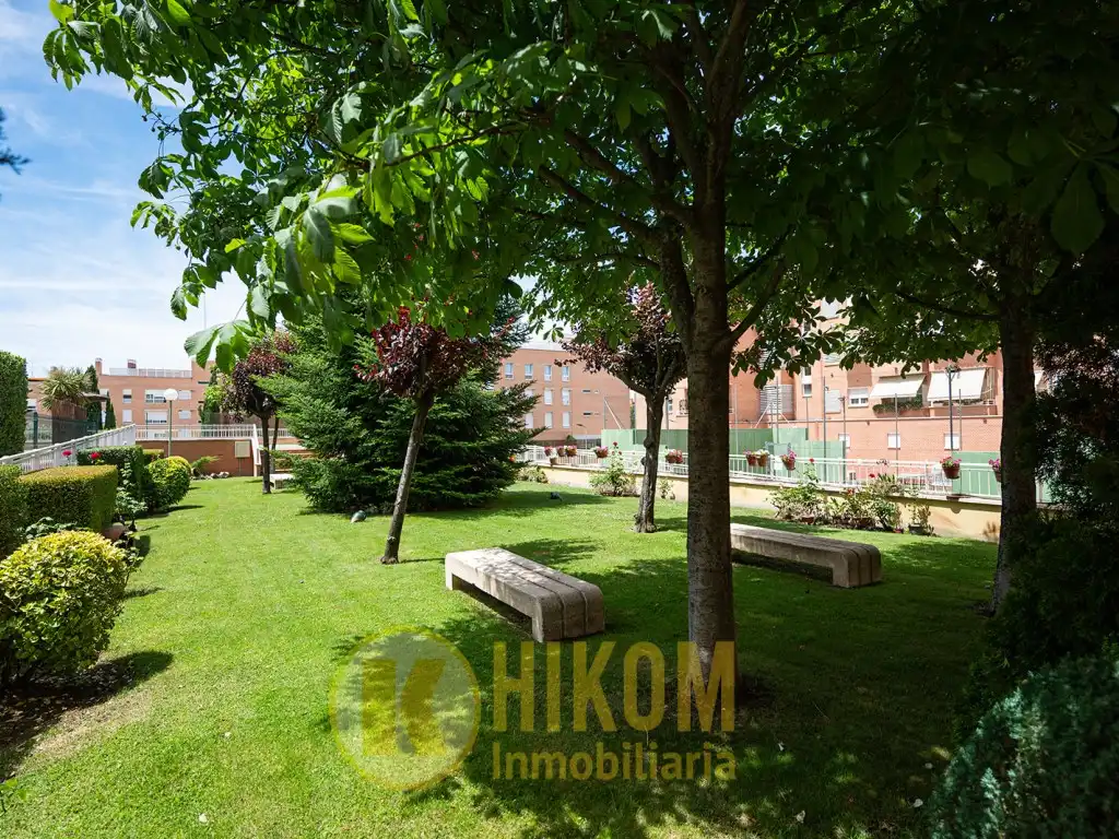 Terrace of Ground floor for sale in Las Rozas de Madrid  with Air Conditioner, Private garden and Terrace