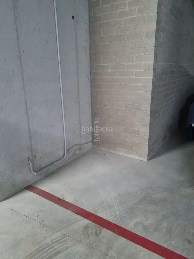 Motorbike to rent in Carrer de Buxeda 13, imagen 4