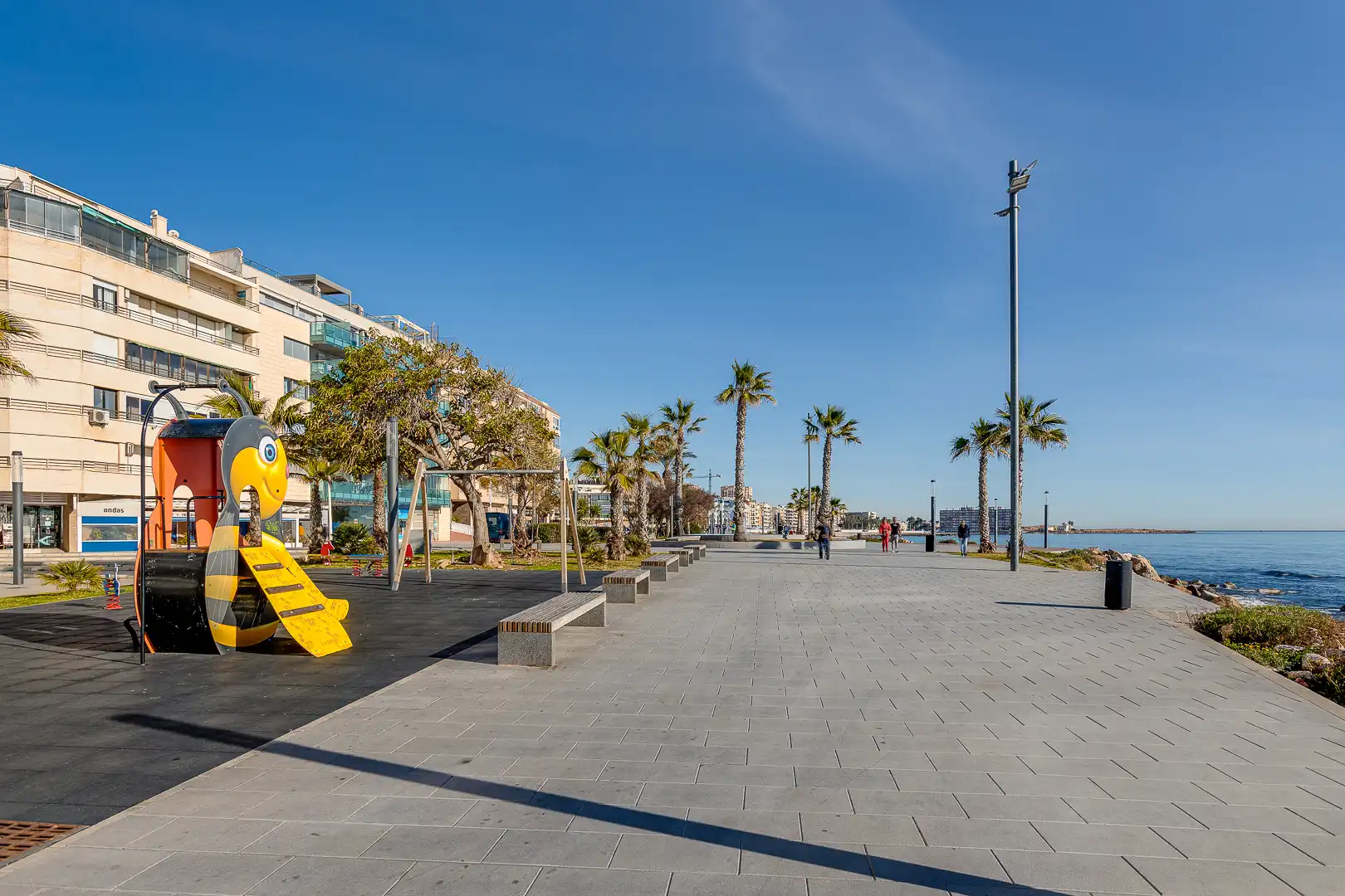Vista exterior de Pis en venda en Torrevieja amb Aire condicionat i Terrassa