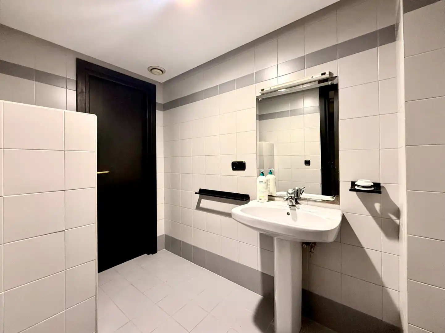 Badezimmer von Geschaftsraum zur Miete in Irun  mit Klimaanlage und Heizung