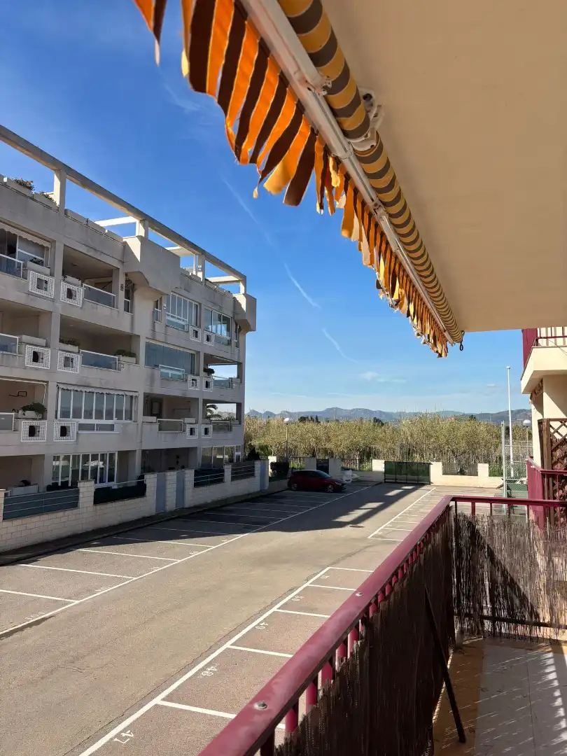 Vista exterior de Pis en venda en Sagunto / Sagunt amb Aire condicionat, Jardí privat i Terrassa