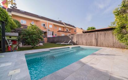 Swimming pool of Single-family semi-detached for sale in Villanueva de la Cañada  with Air Conditioner, Heating and Internet