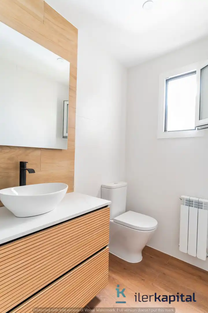 Bany de Pis en venda en Lleida amb Aire condicionat, Calefacció i Terrassa