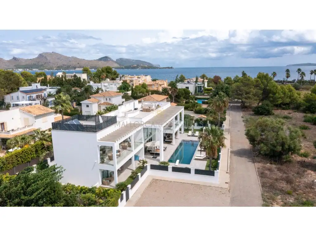 Houses for sale in Calle Camamil.La, Port de Pollença