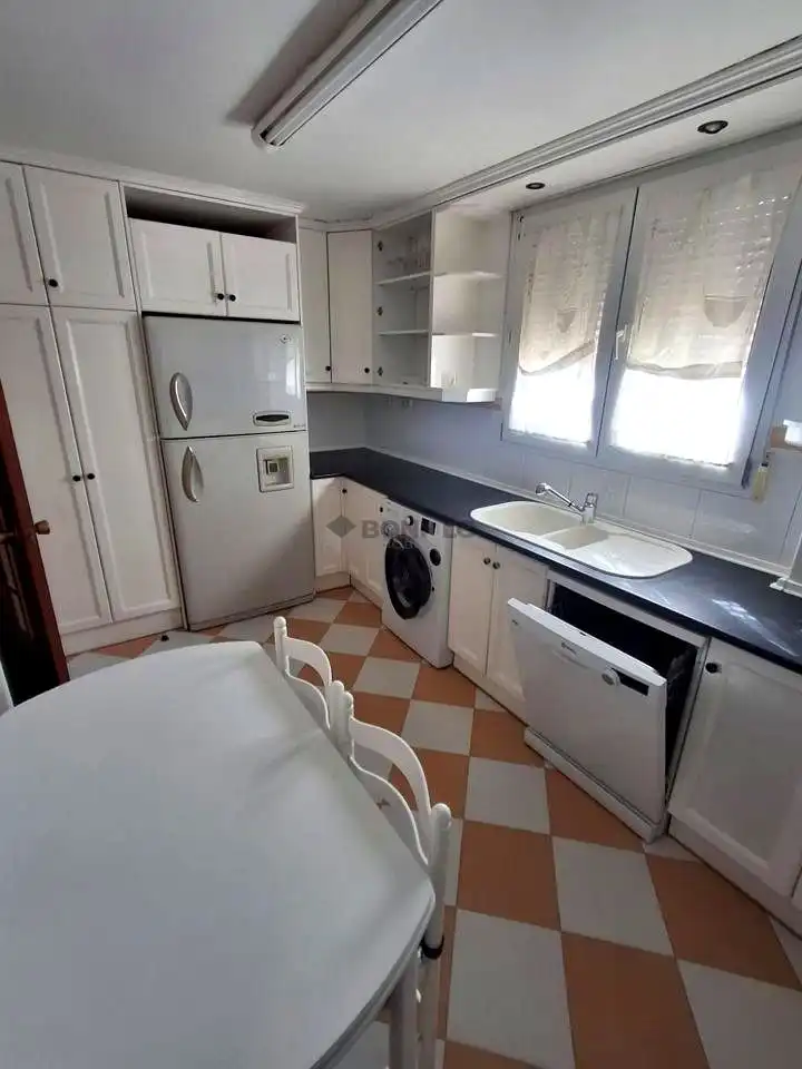 Cocina de Dúplex en venta en Teruel con Calefacción, Terraza y Amueblado