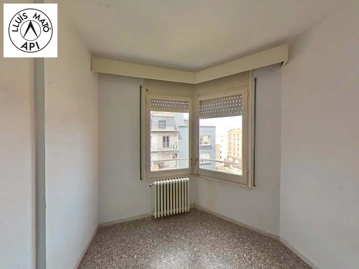 Bedroom of Flat for sale in Girona  with Heating, Terrace and Alarm