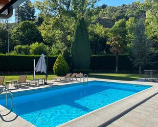 Piscina de Casa o xalet en venda en Ponferrada amb Jardí privat
