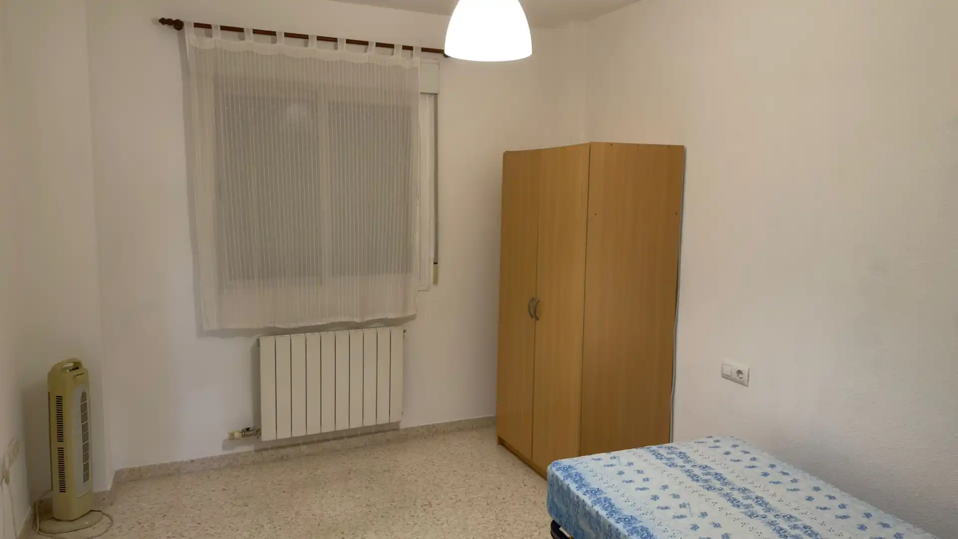 Schlafzimmer von Wohnung zur Miete in Granada mit Heizung, Privatgarten und Möbliert