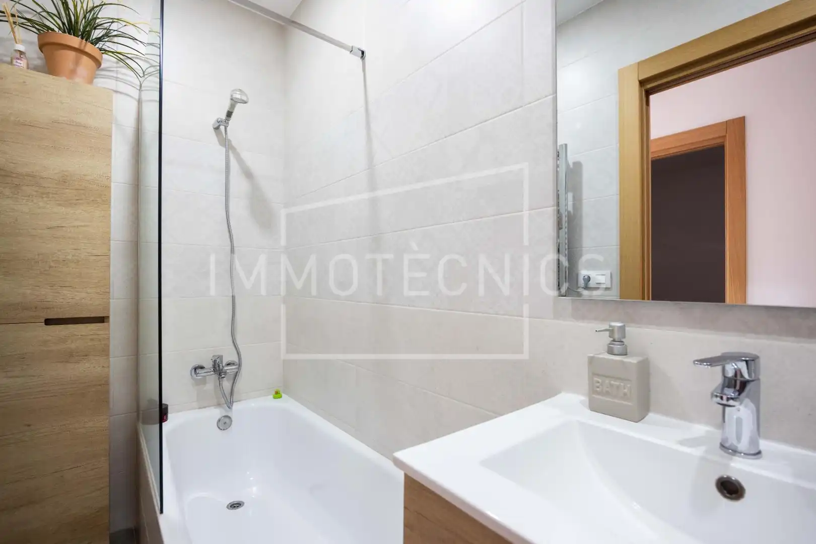 Baño de Ático en venta en La Garriga con Calefacción y Terraza