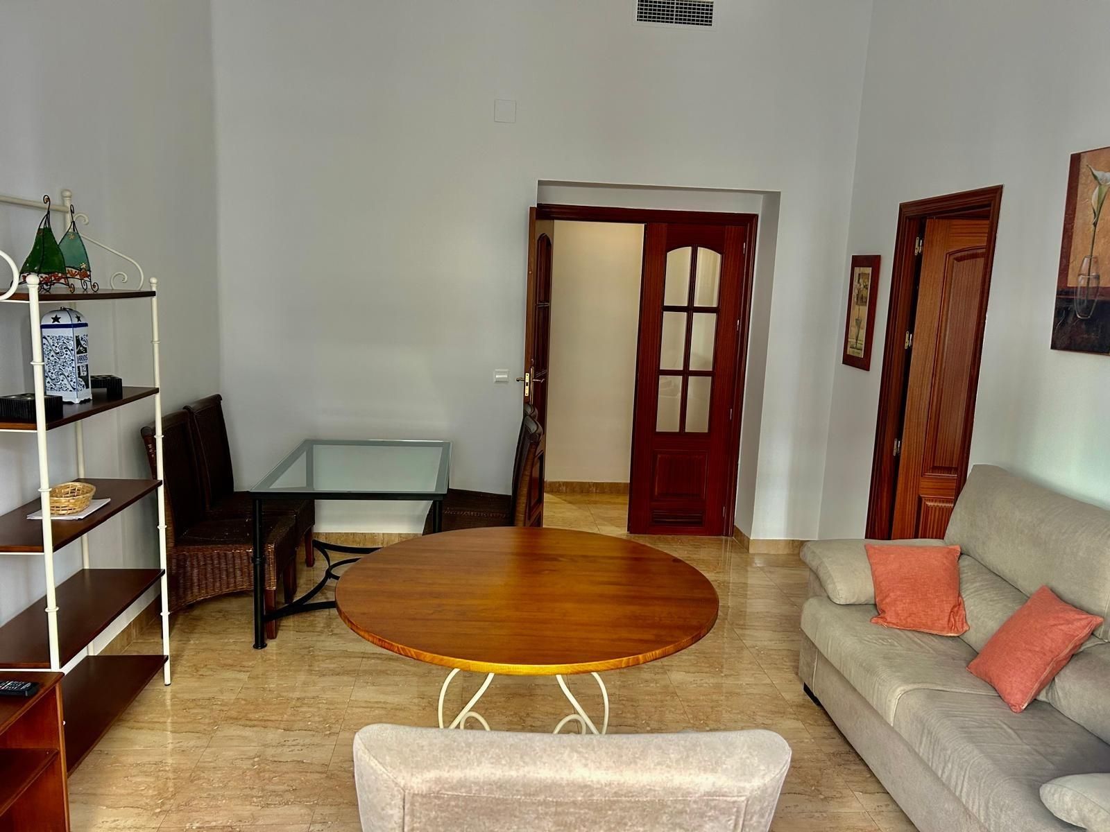 Sala d'estar de Pis de lloguer en  Córdoba Capital amb Aire condicionat i Balcó