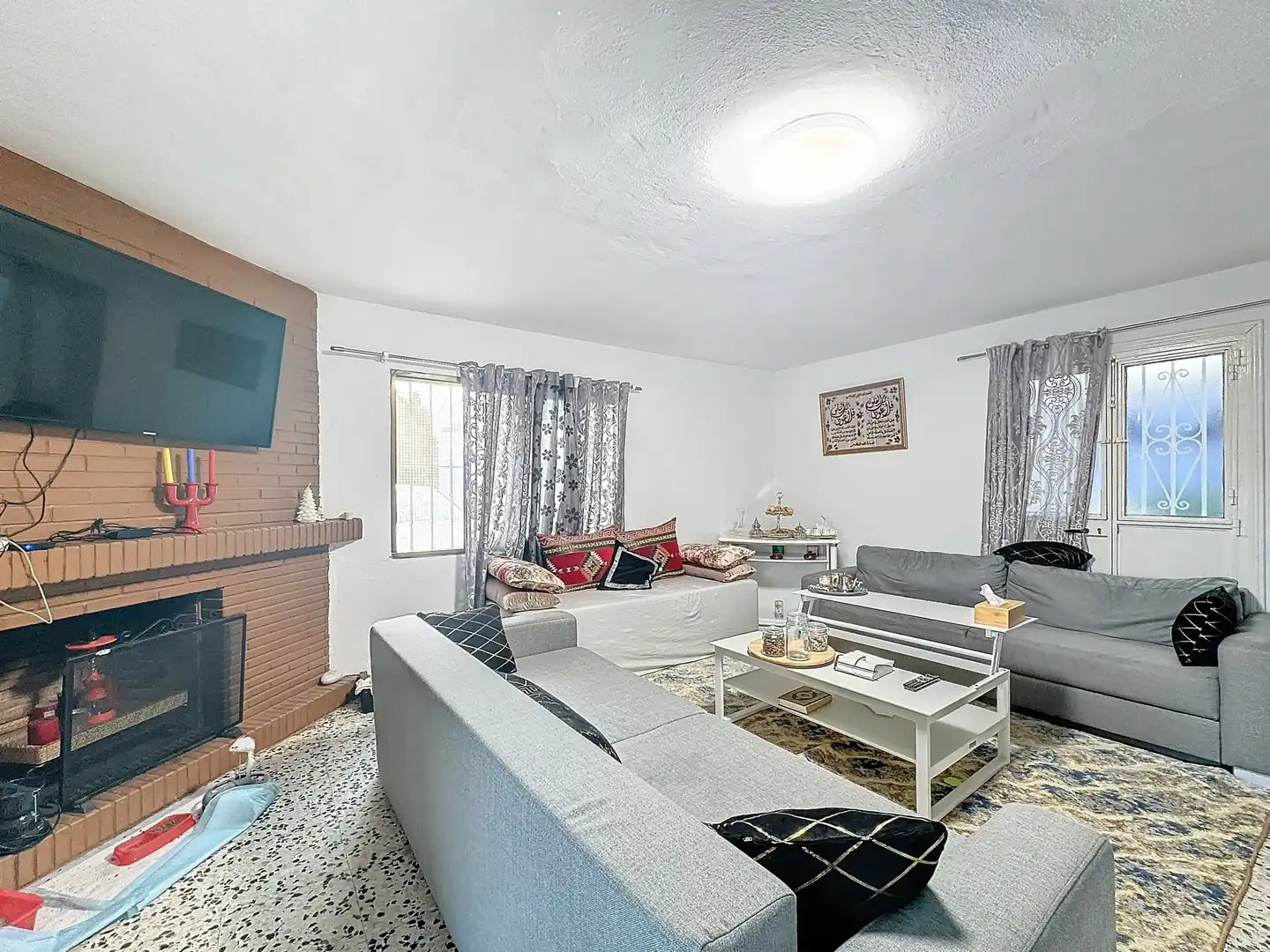 Wohnzimmer von Country house zum Verkauf in Estepona mit Klimaanlage, Privatgarten und Terrasse