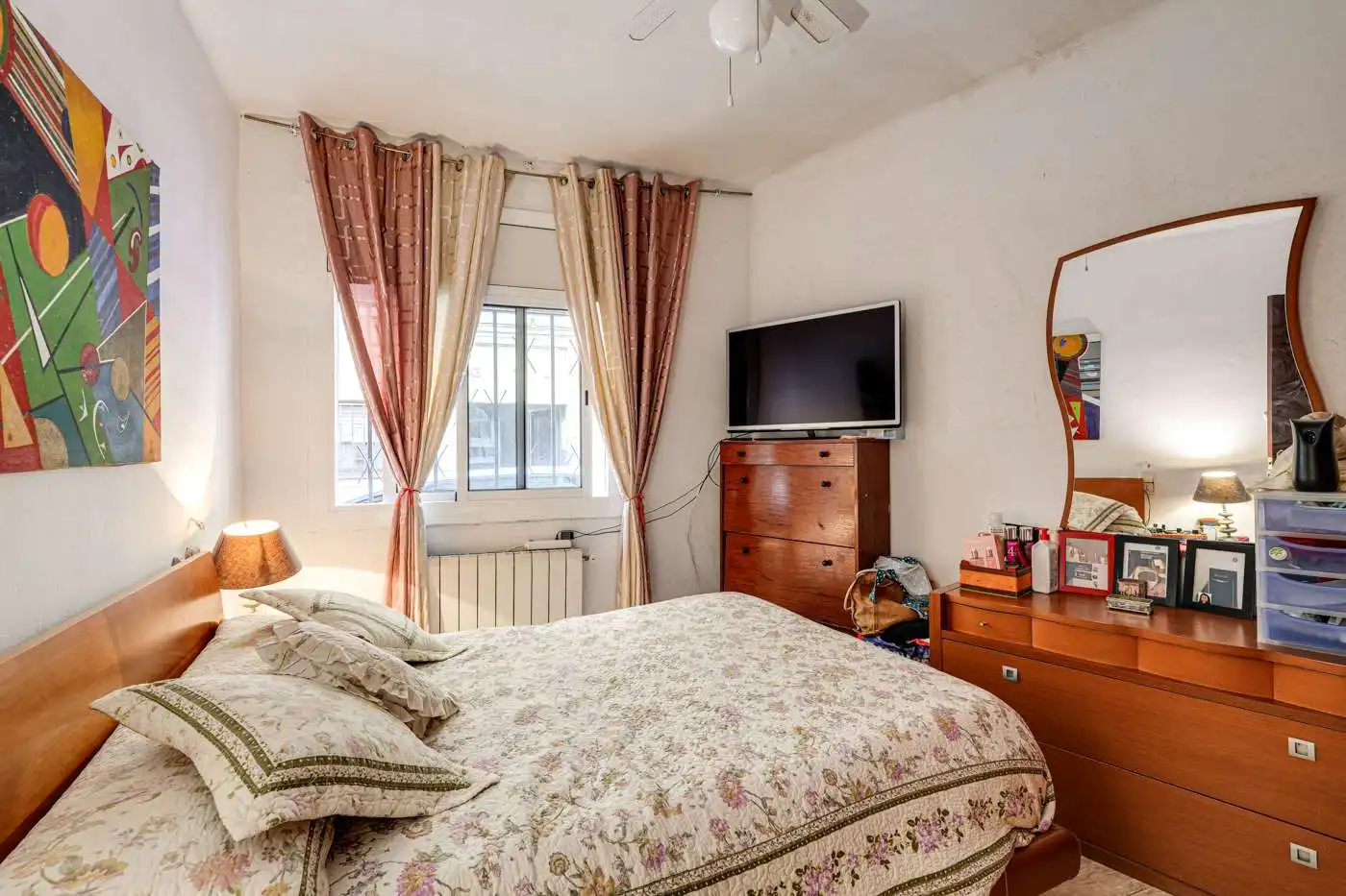 Schlafzimmer von Wohnung zum Verkauf in Barcelona mit Heizung und Möbliert