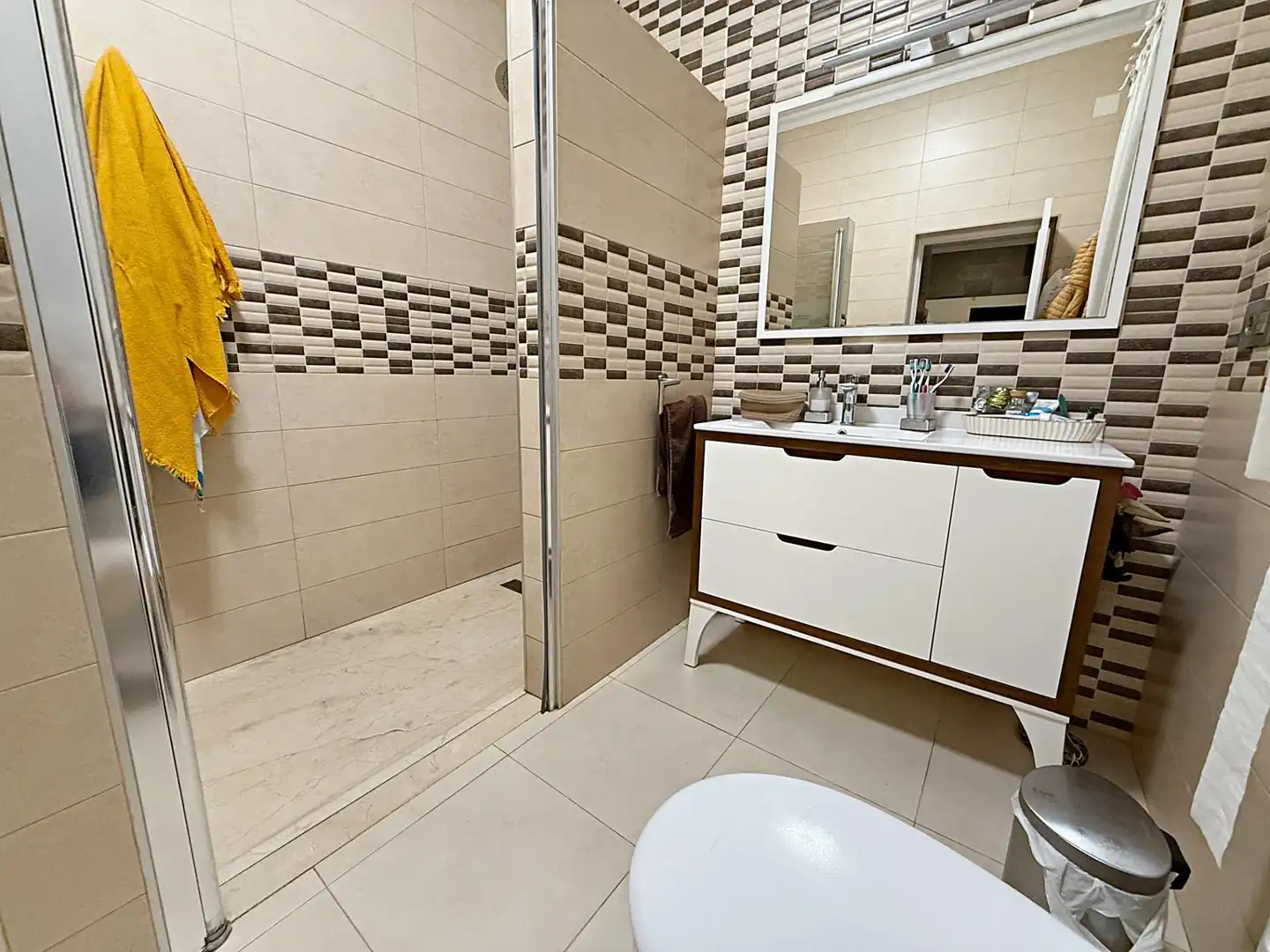 Baño de Casa adosada en venta en Pilas con Aire acondicionado y Terraza