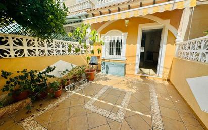 Garten von Einfamilien-Reihenhaus zum verkauf in Torrevieja mit Klimaanlage, Terrasse und Balkon