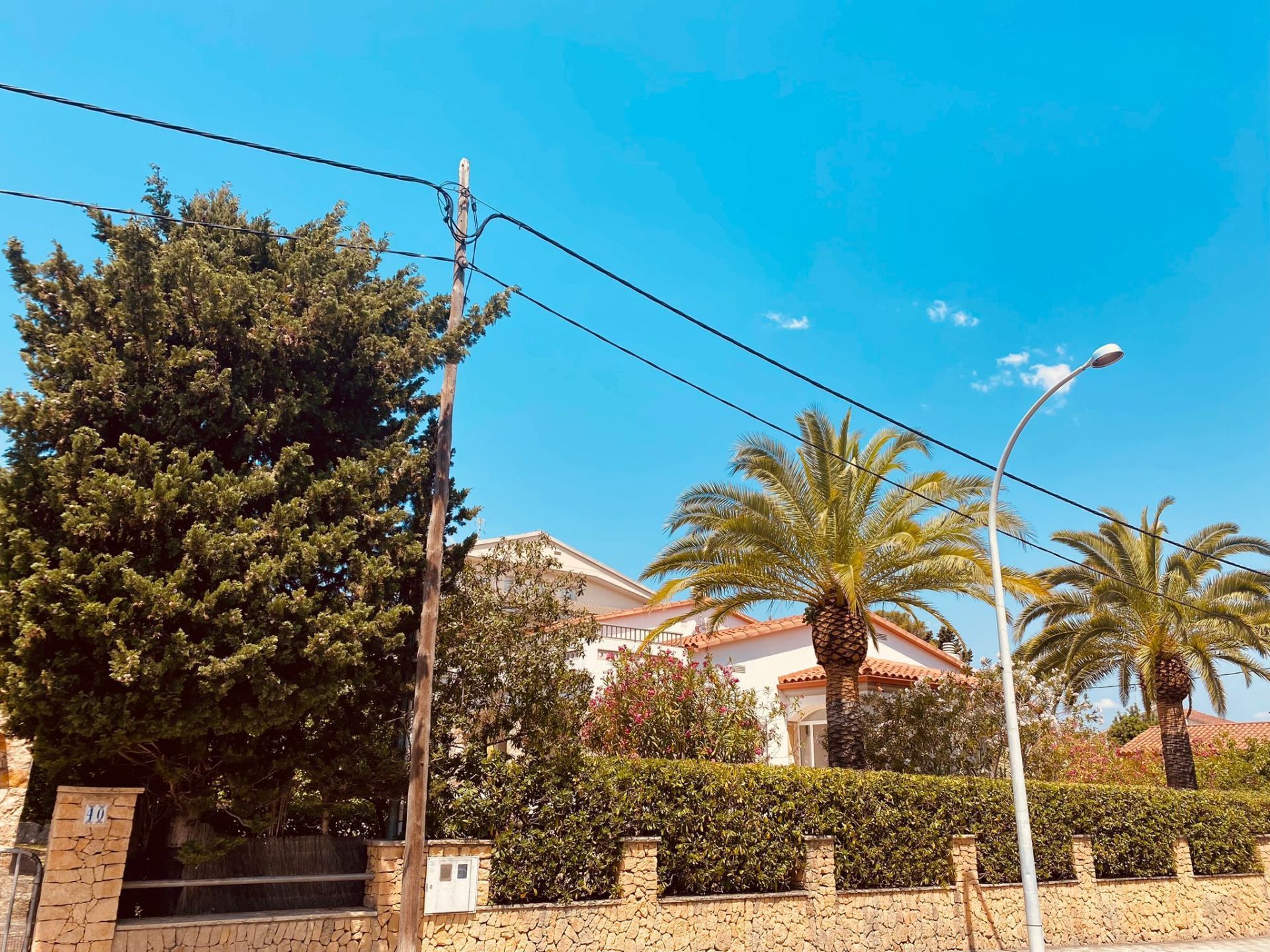 Vista exterior de Casa o xalet en venda en Torredembarra amb Jardí privat i Terrassa