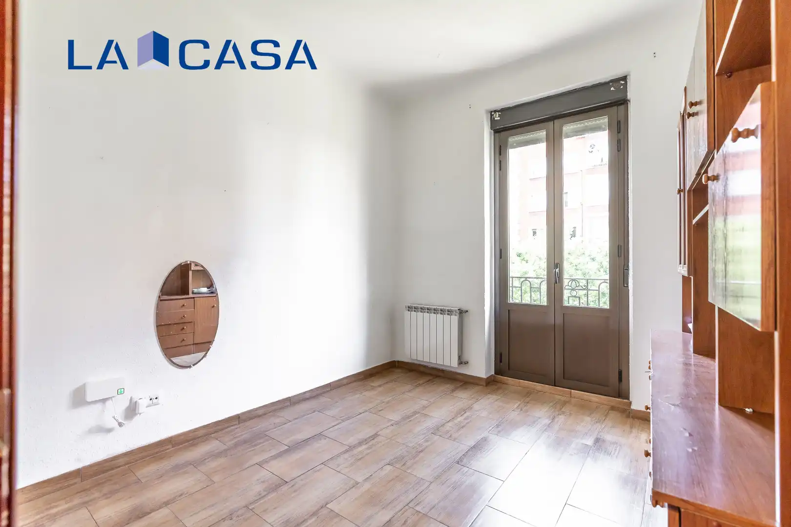 Flat with terrace for sale in Paseo de las Delicias