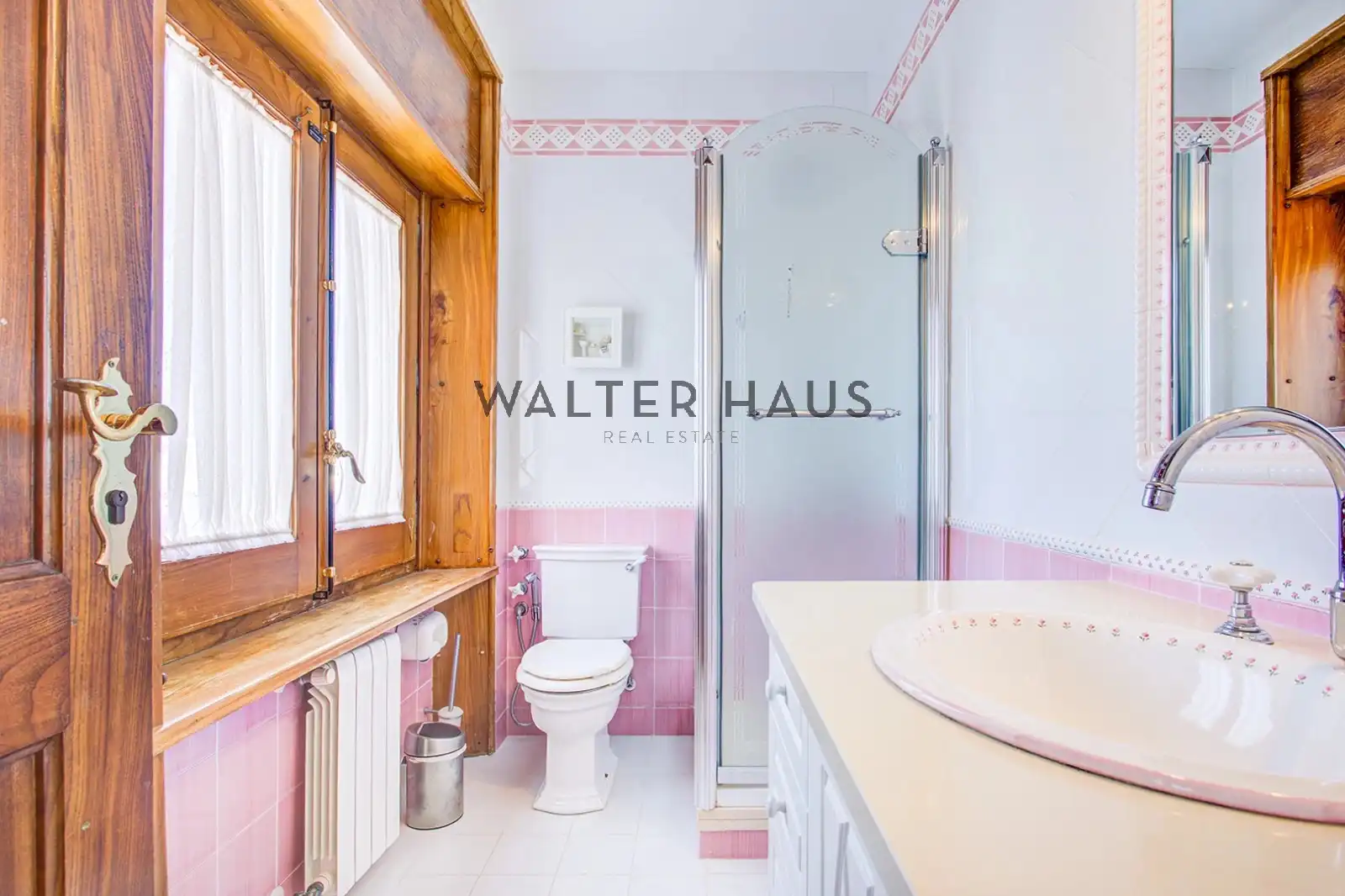 Badezimmer von Haus oder Chalet zum Verkauf in Sitges mit Klimaanlage, Heizung und Privatgarten