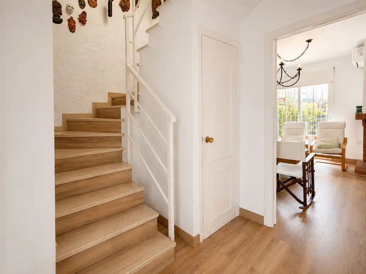 Einfamilien-Reihenhaus zum Verkauf in Mijas mit Klimaanlage, Terrasse und Möbliert