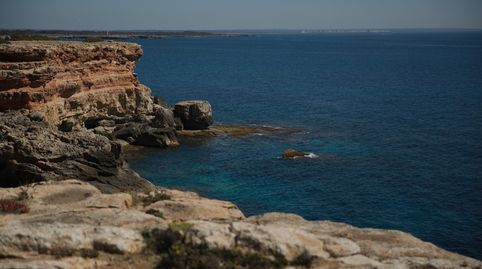 Solar en primera línea del mar en venta en Cala Pi, Mallorca