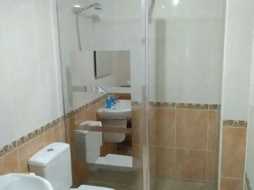 Bany de Pis de lloguer en Moncofa amb Aire condicionat, Piscina i Balcó