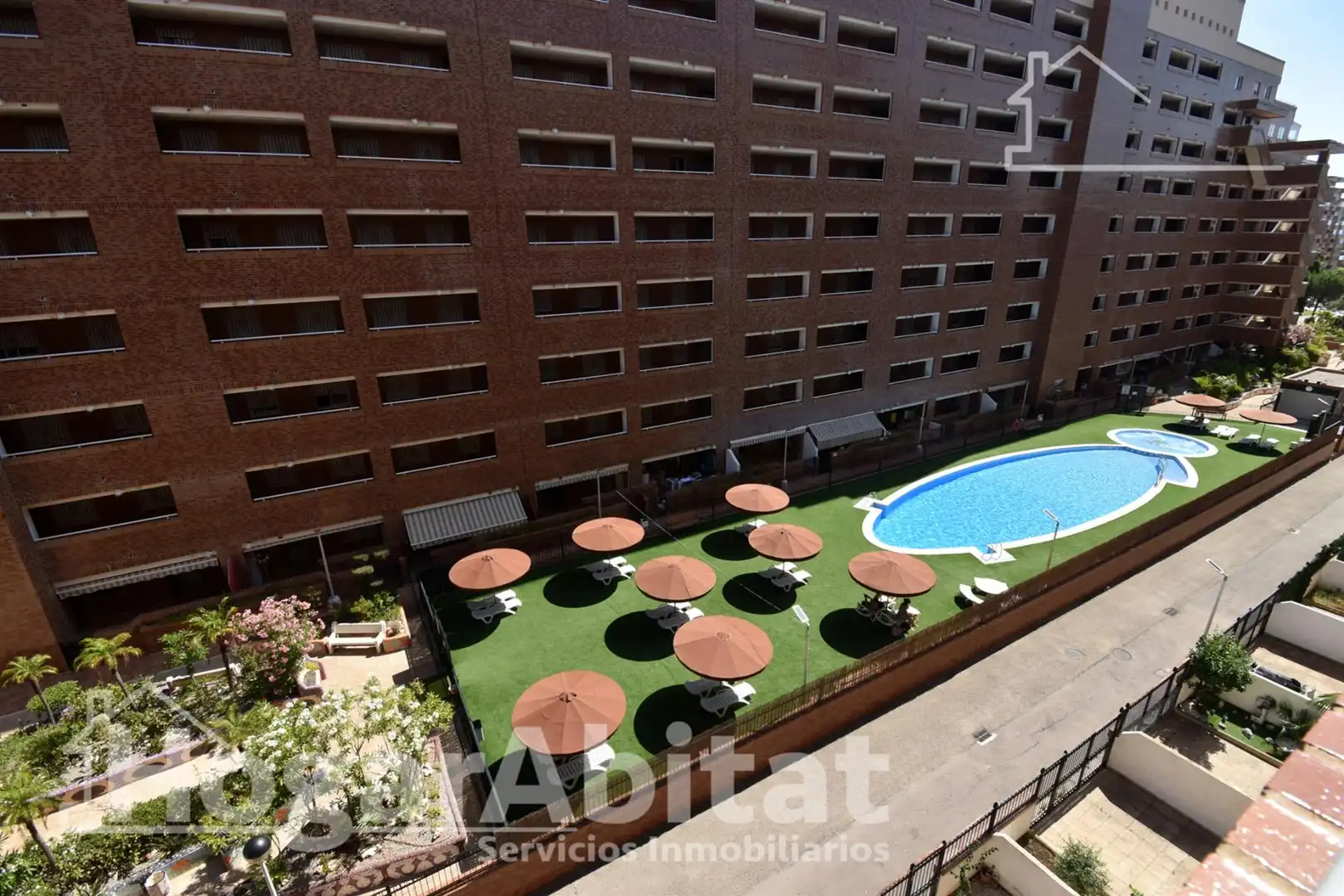 Flat with pool for sale in Avenida Avenida Central, imagen 2