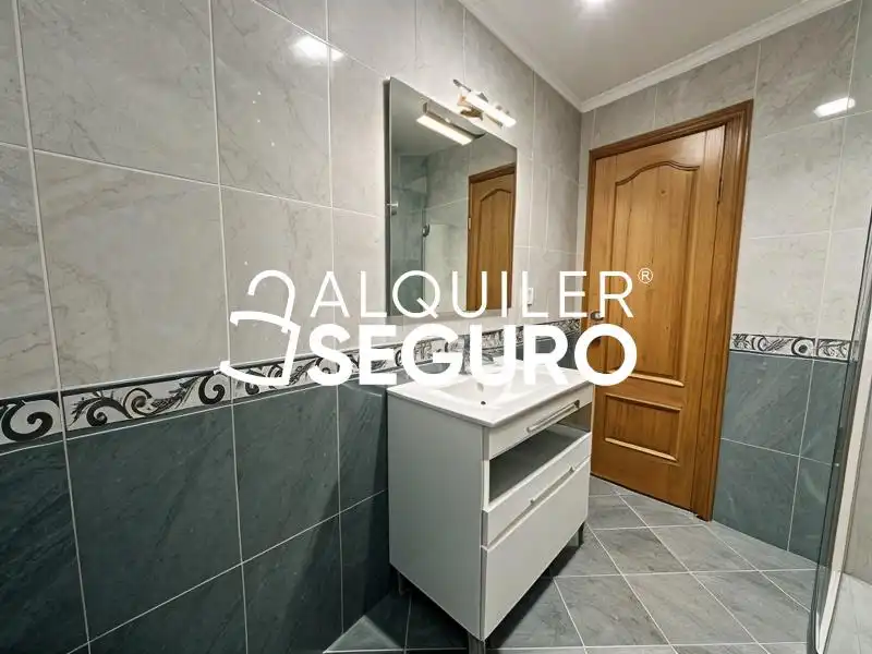 Badezimmer von Wohnung zur Miete in Castellgalí mit Klimaanlage und Möbliert