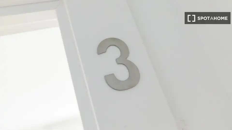 Room in Paseo Independencia