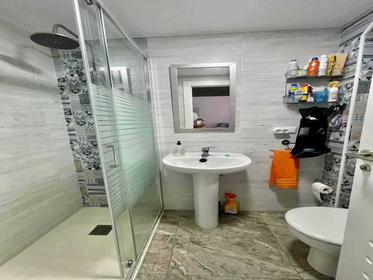 Bany de Apartament de lloguer en El Campello amb Aire condicionat, Terrassa i Moblat