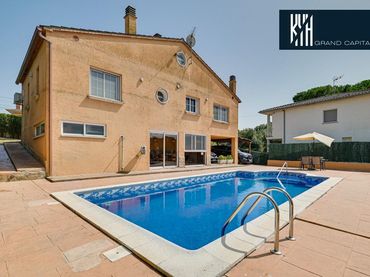 Maison avec balcon à vendre à Urbanització Llac del Cigne