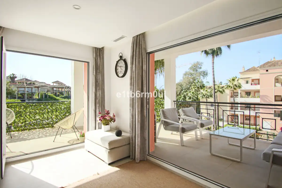 Flat with lift for sale in Nueva Andalucía, imagen 2