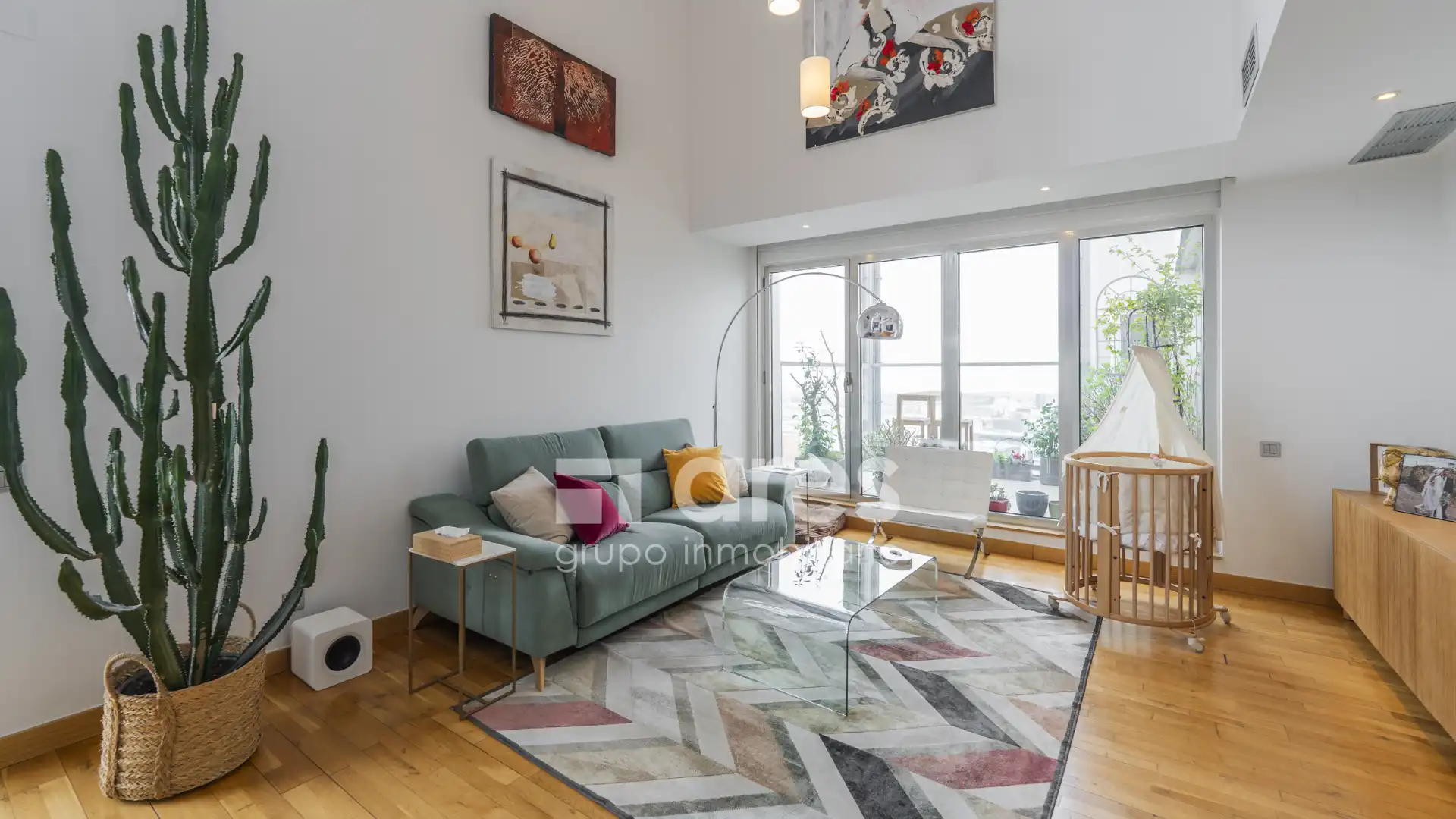 Sala d'estar de Àtic en venda en  Madrid Capital amb Aire condicionat, Calefacció i Terrassa