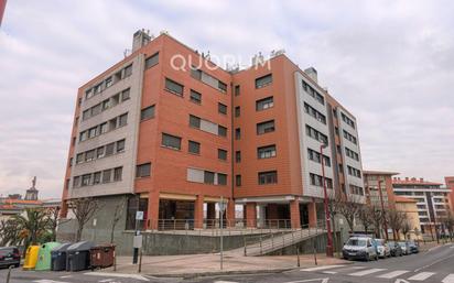 Außenansicht von Wohnung zum verkauf in Barakaldo  mit Heizung und Privatgarten