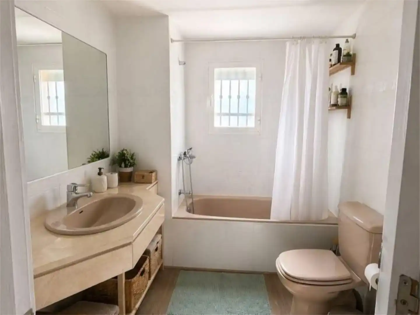 Bany de Planta baixa en venda en Marbella amb Terrassa, Piscina i Balcó