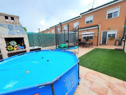Swimming pool of Single-family semi-detached for sale in Hormigos  with Swimming Pool