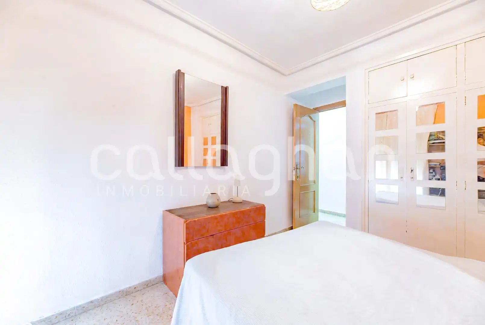 Habitación de Piso en venta en Valencia con Balcón