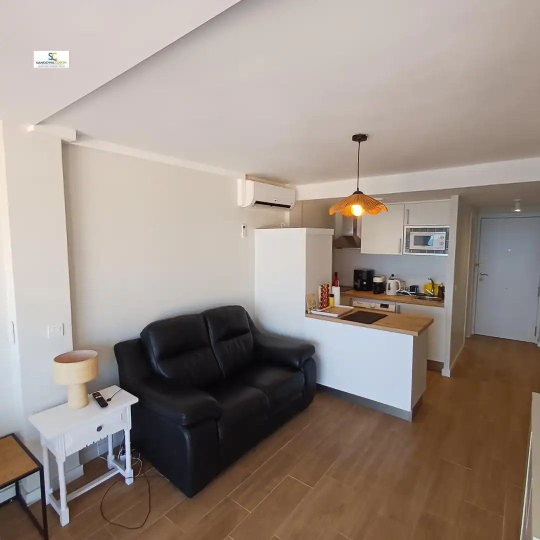 Sala de estar de Apartamento en venta en Alicante / Alacant con Aire acondicionado y Piscina comunitaria