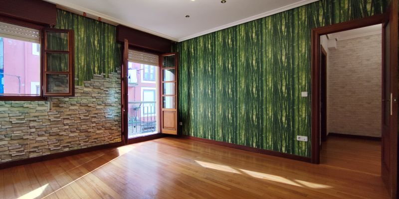 Dormitori de Pis en venda en Torrelavega  amb Jardí privat, Terrassa i Balcó