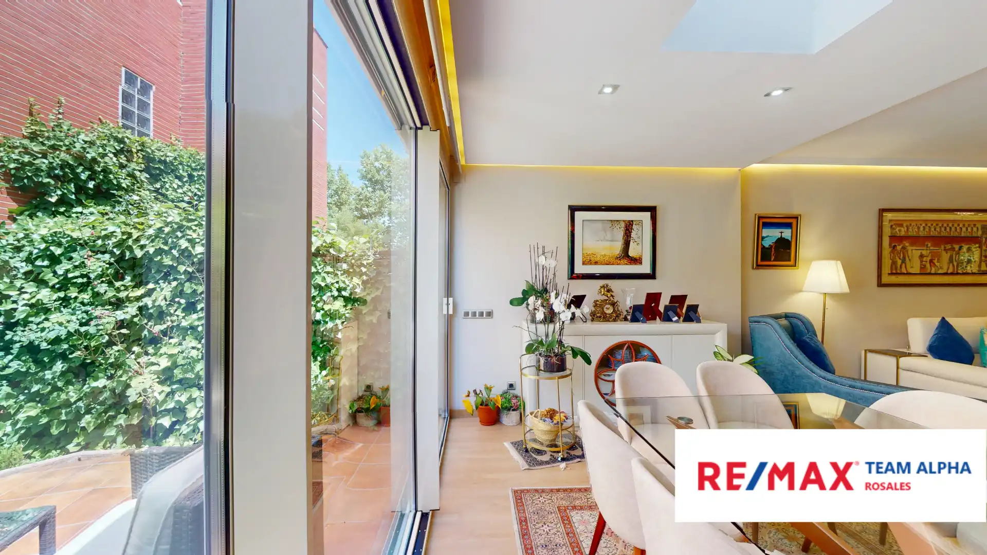 Sala de estar de Casa adosada en venta en Madrid con Aire acondicionado, Calefacción y Jardín privado