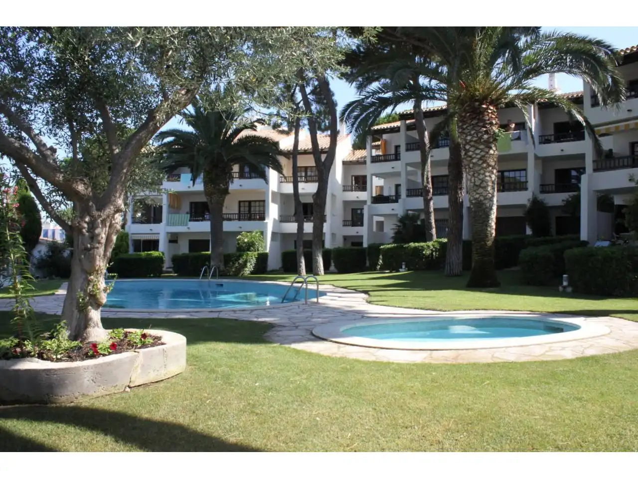 Swimming pool of Flat for sale in L'Escala  with Terrace, Furnished and Community pool