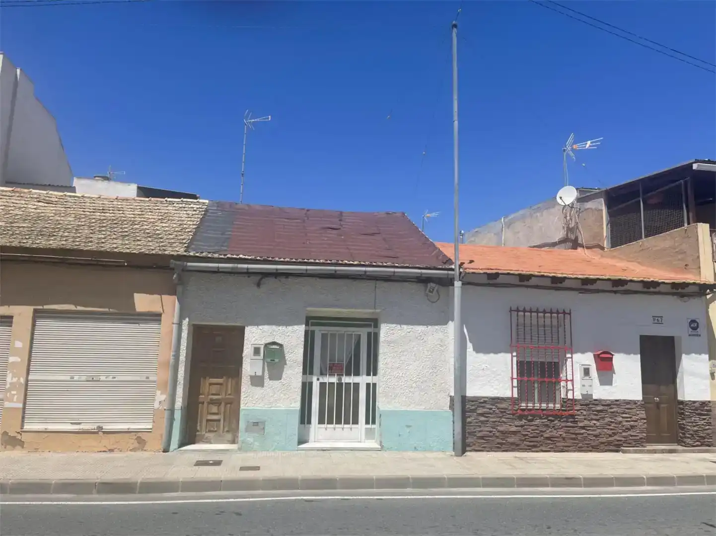 Vista exterior de Casa adosada en venda en Granja de Rocamora