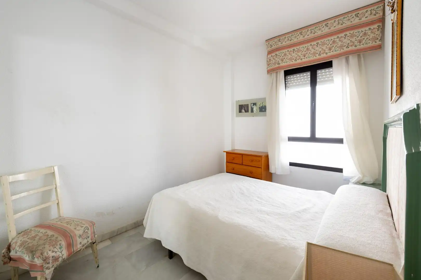 Schlafzimmer von Einfamilien-Reihenhaus zum Verkauf in Motril mit Klimaanlage, Möbliert und Balkon