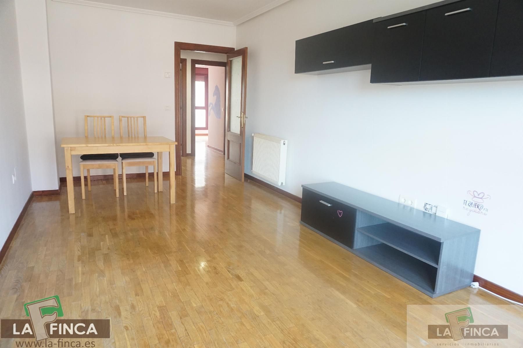 Piso en venta en Roces