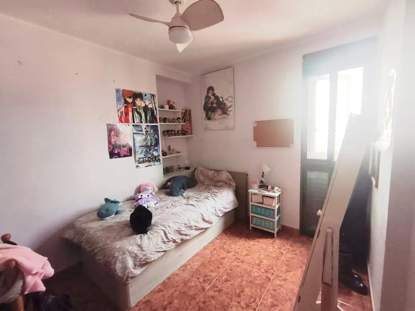 Habitación de Piso en venta en Valencia con Horno y Lavadora